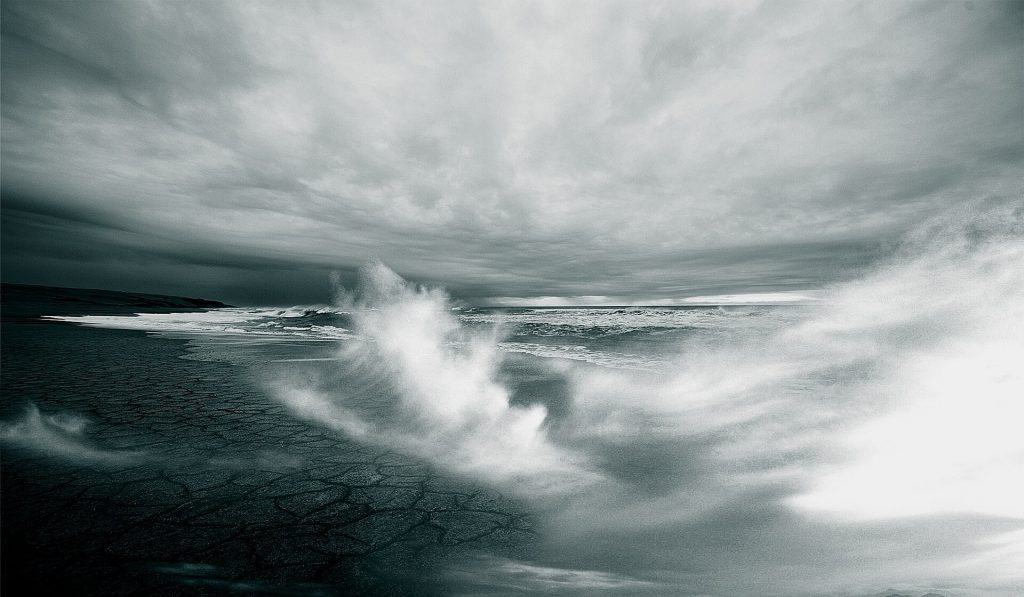 Paysage marin dans la tempête